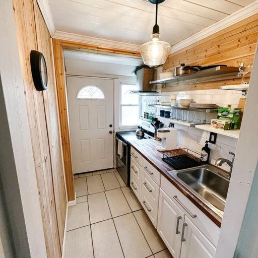 Historic Peaceful Apartment 뉴헤이번 외부 사진
